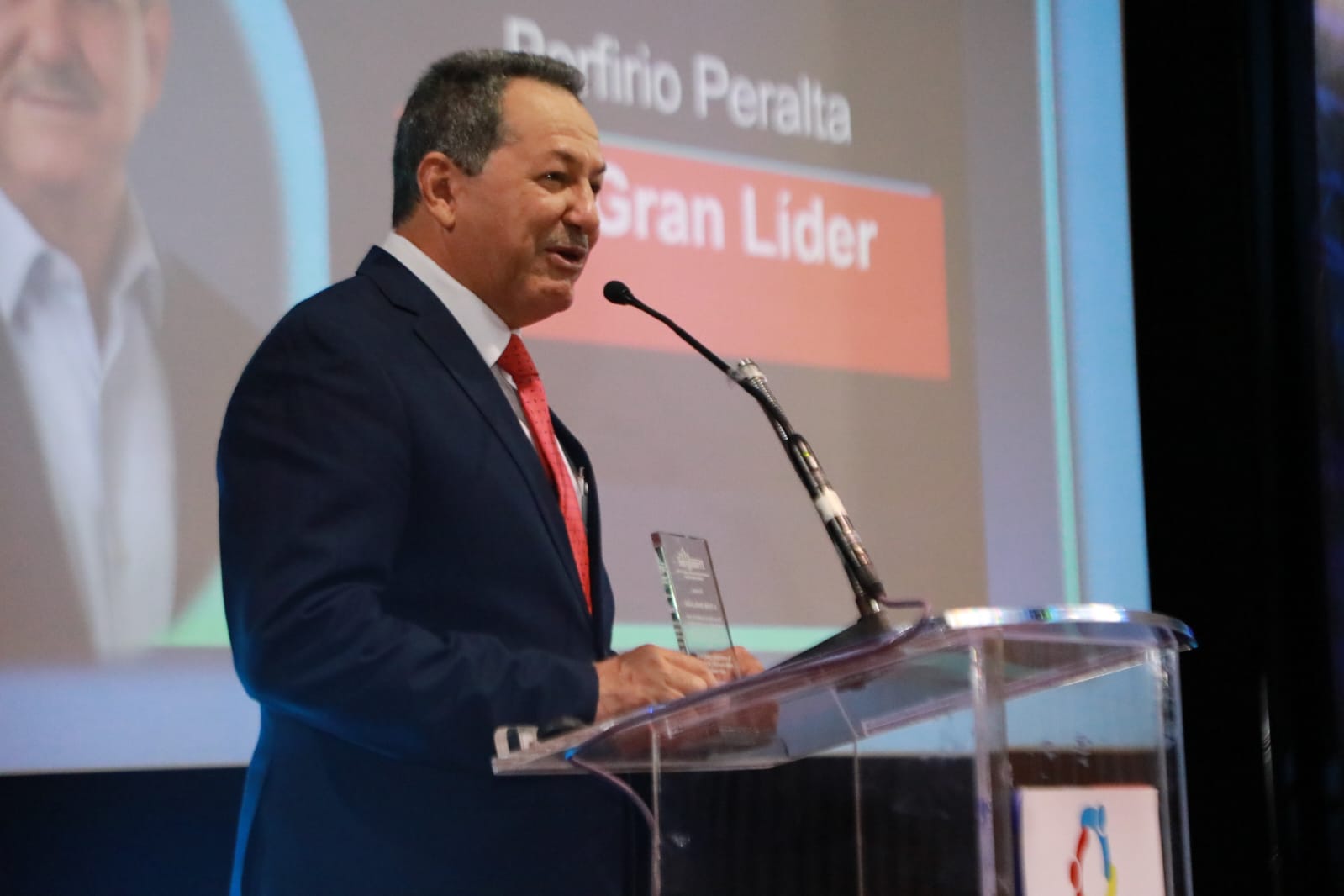 Promipyme reconoce la Excelencia al Liderazgo de gerentes y directores regionales